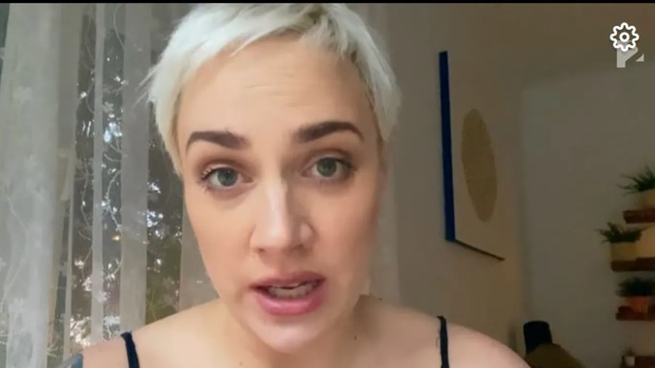 Tóth Gabi alaposan beüzent a károgóknak