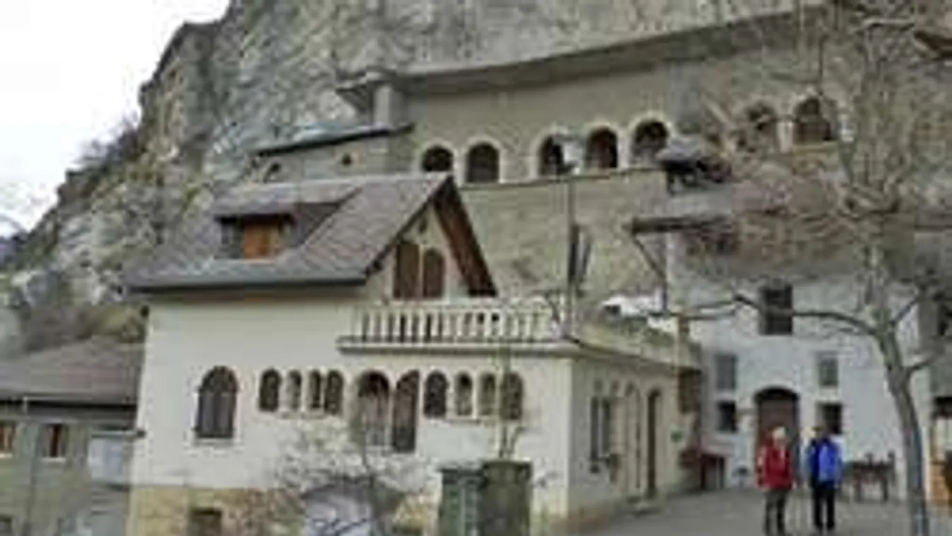 Keresztény hívőket késeltek meg egy svájci kolostornál