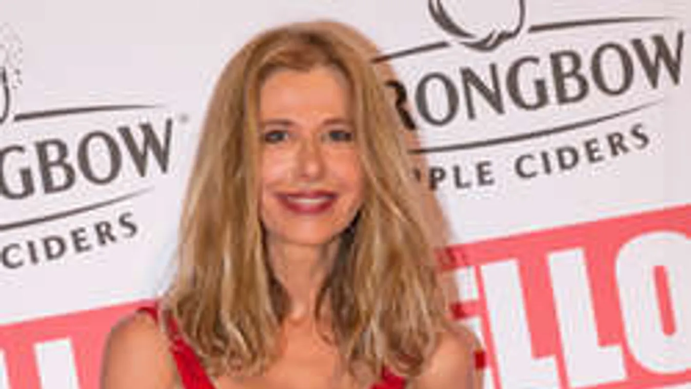 Kipakolta gigamelleit az 56 éves magyar modell!