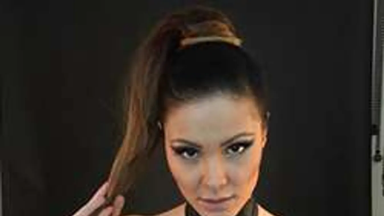 Kitárta lelkét és megmutatta testét az RTL bombázója