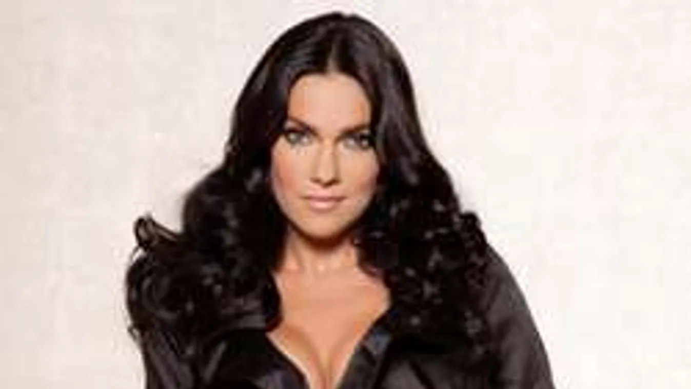 Melleivel büntet a szexi zsaruként villantó Bódi Sylvi