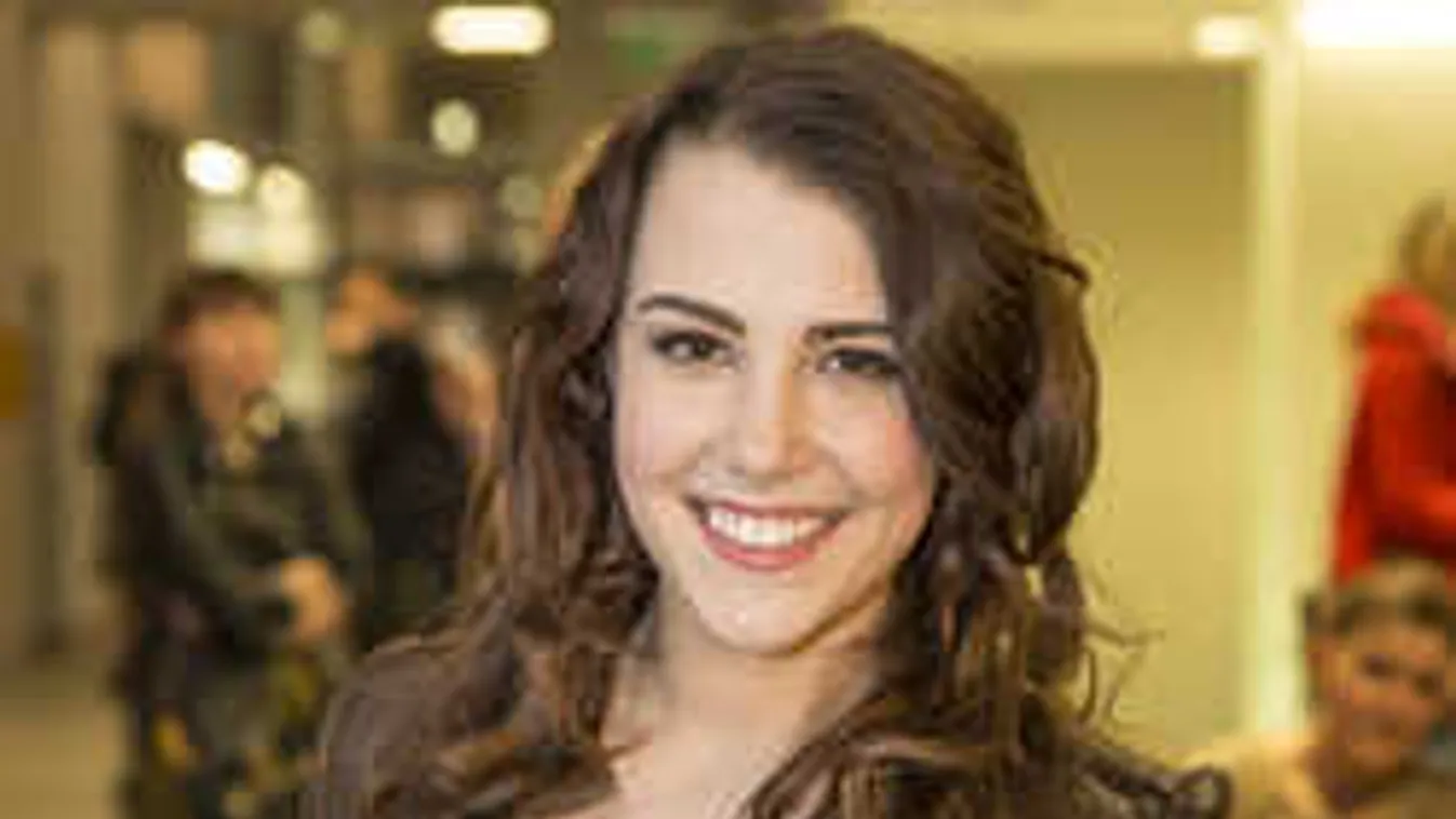 Ez nem semmi, Tóth Andi mindenkinek megmutatta tangás fenekét!