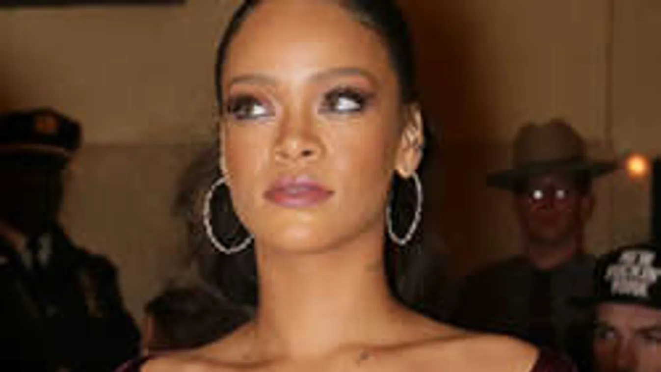 Rihanna a Real Madrid sztárfocistájával jár?