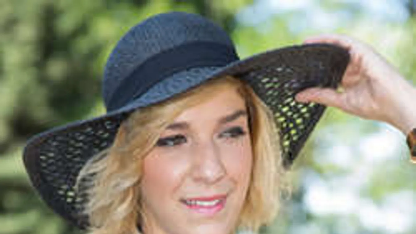 Jéghideg vízben villantott bikinis feneket az RTL Klub eltűnt sztárja