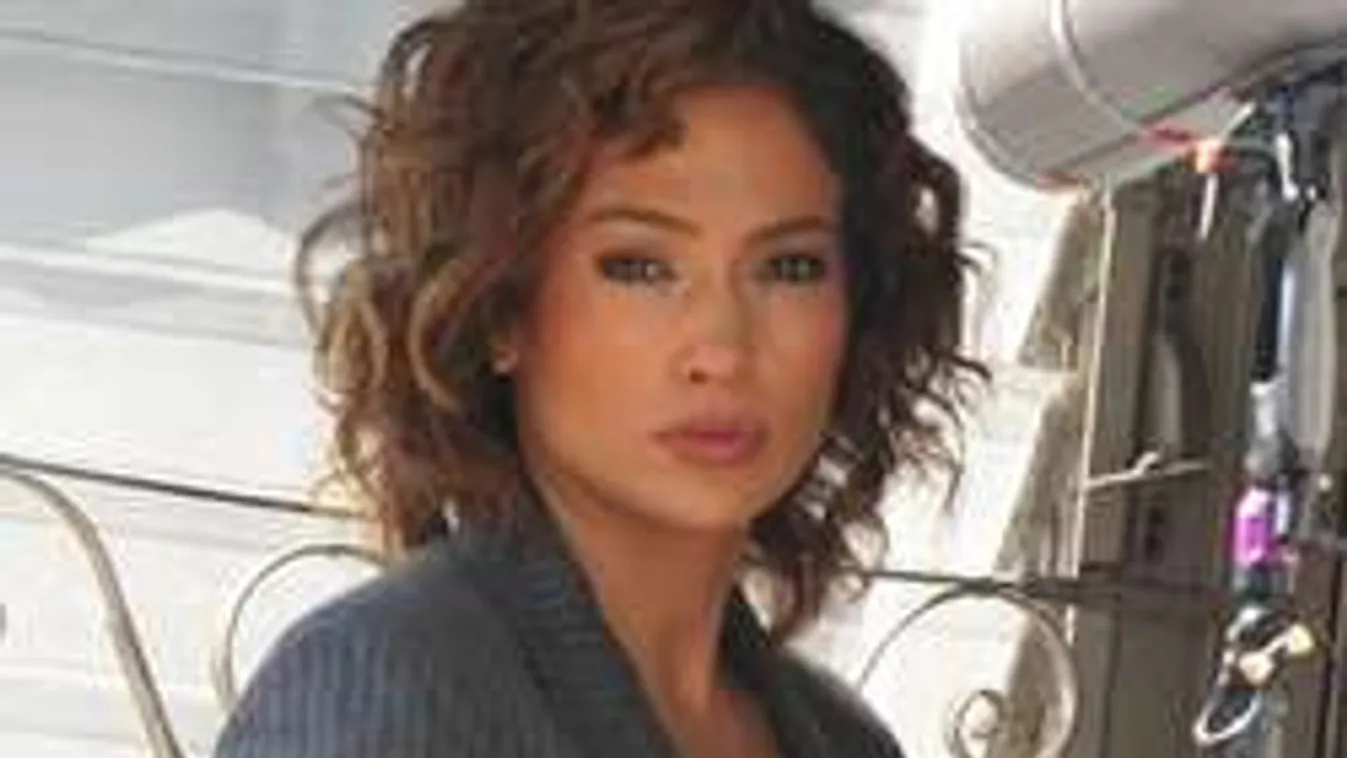 Hatalmas arcra esést produkált Jennifer Lopez - Fotó