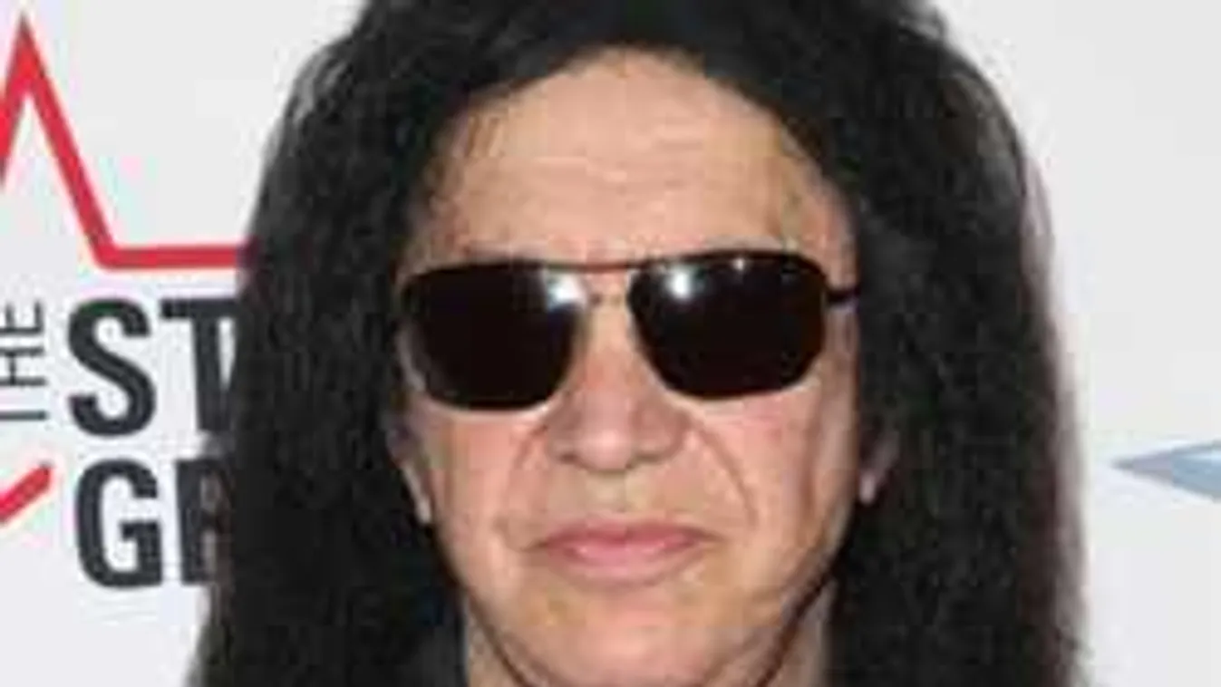 Szexuális zaklatással vádolják a magyar származású világsztárt