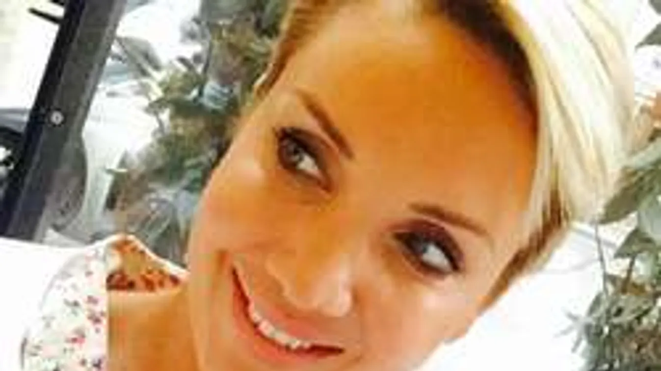 Elállt a lélegzetünk! Kapócs Zsóka extrém erotikus pózban - Fotó