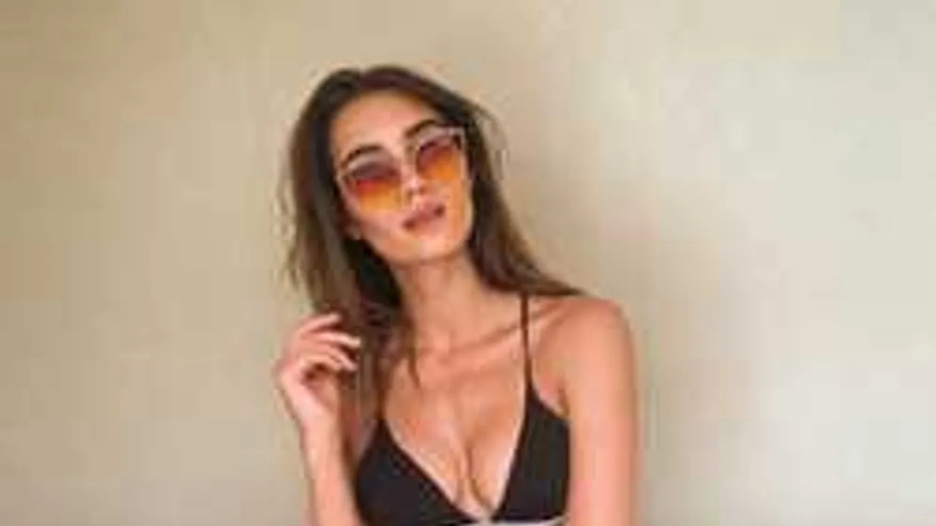 Meztelenül pózol a sztárfocista vadóc nővére