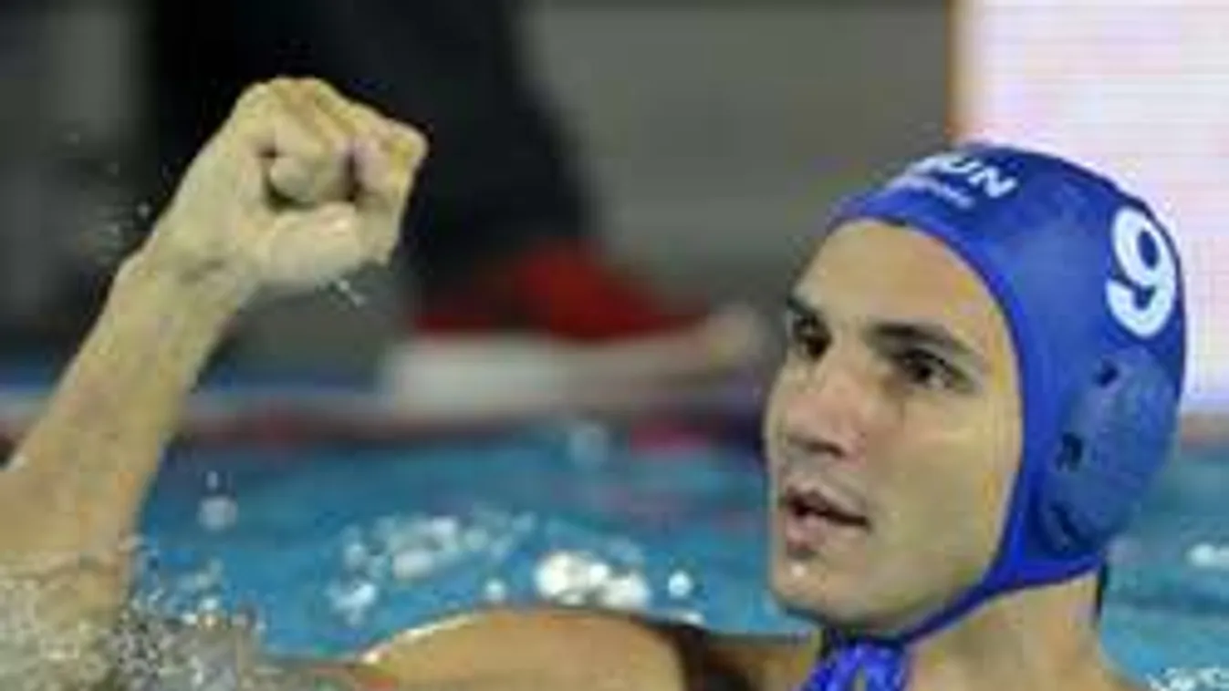 Elbűvölő fotó, ő várta pólósunkat