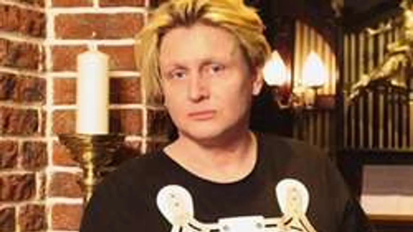 Megrázó részletességgel írt édesapja haláláról Varnus Xavér