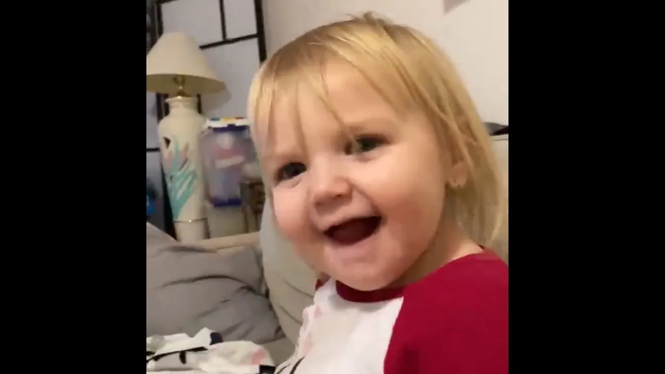 „Repülj magasra kisangyalom” – agyonvert egy 2 éves kislányt a bébiszitter – fotó