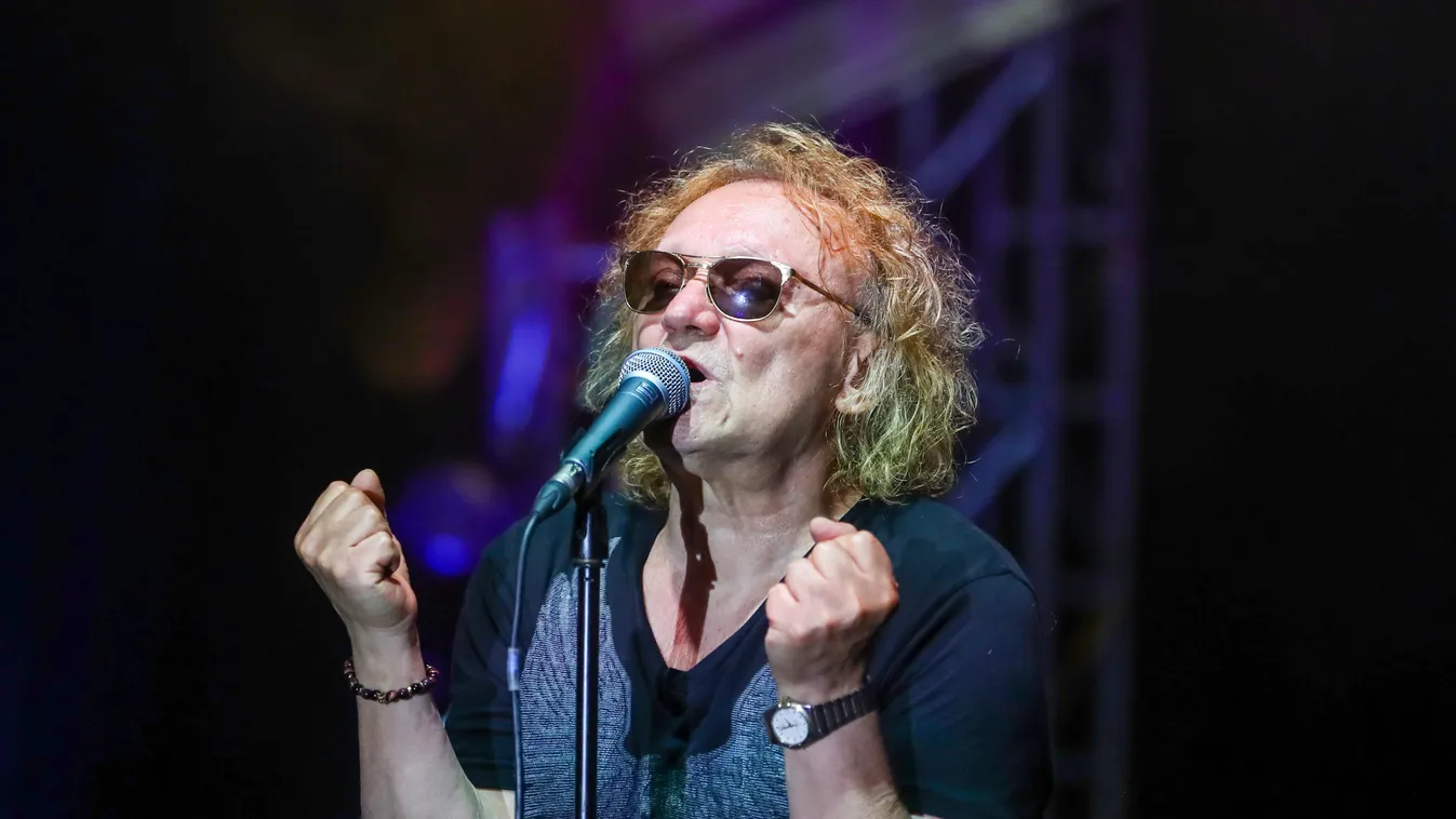 Horváth Charlie: Engem az unokám tart életben