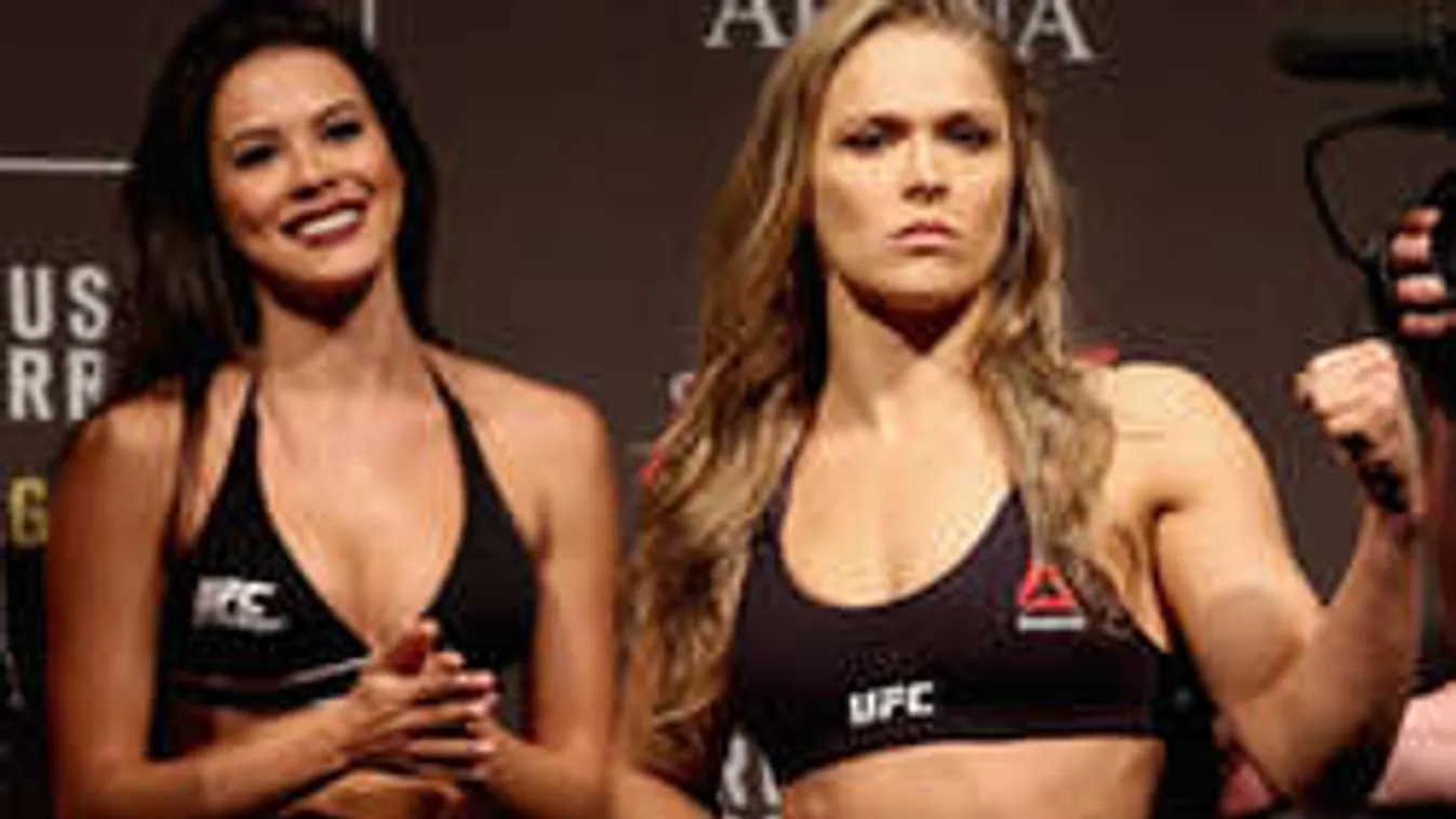 Erre vártunk! Szexi bombázók csatáznak szilveszterkor