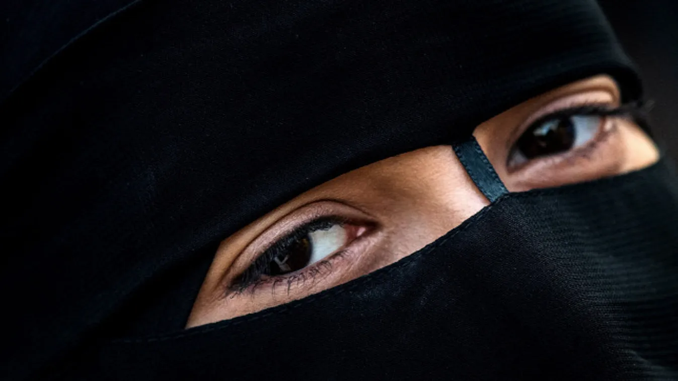 Németországba toloncoltak egy dzsihadista nőt