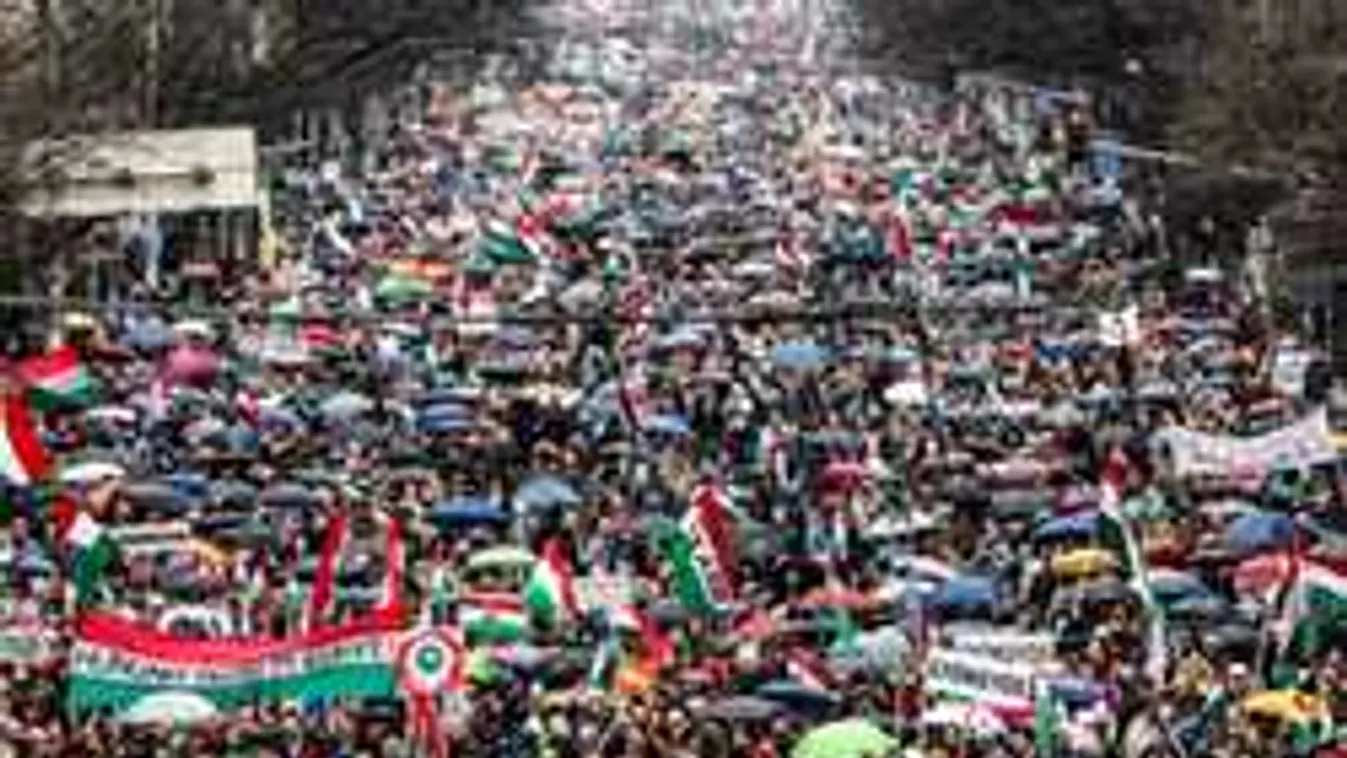 Százezrek nézték, lájkolták, osztották meg március 15-e örömét!