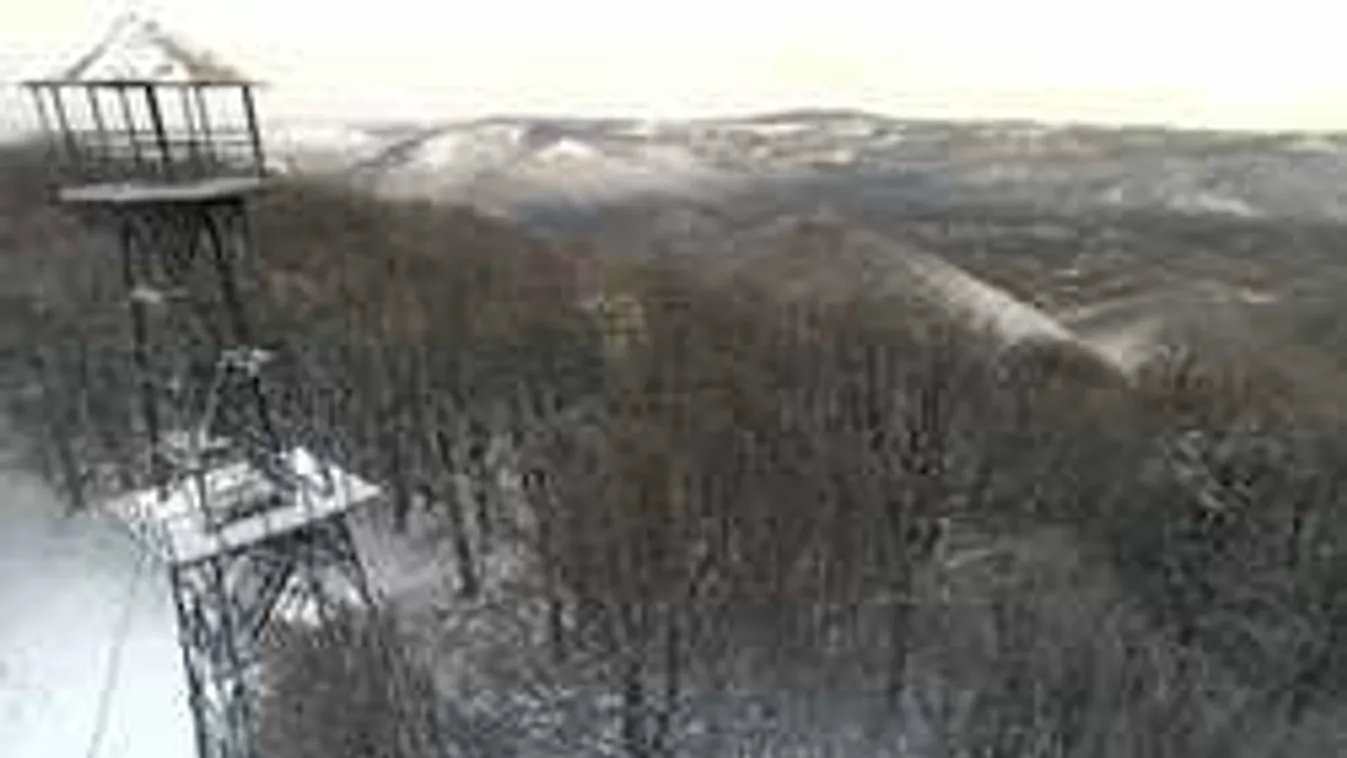 Megbolondult az időjárás: Havazik a Bakonyban és a Dunántúlon