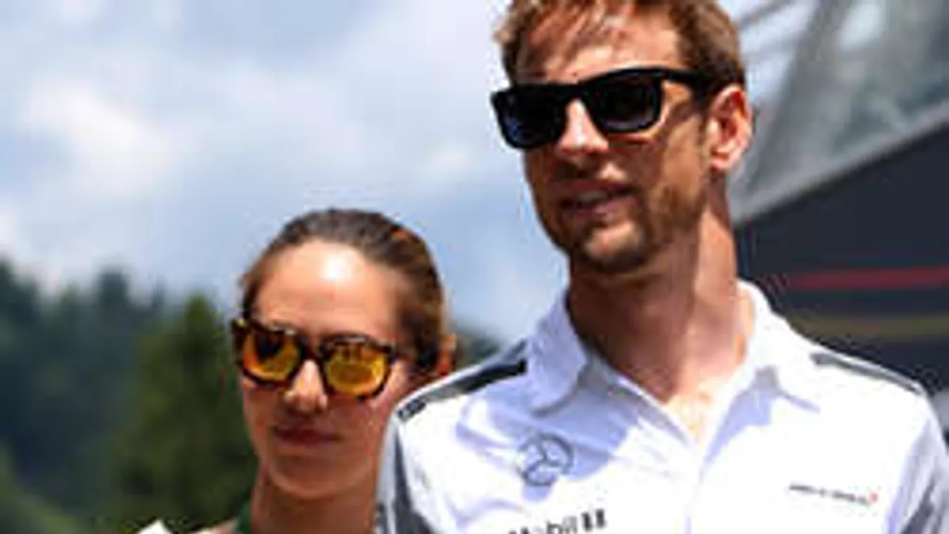 Bőgött az F1-sztár miatt gyönyörű felesége