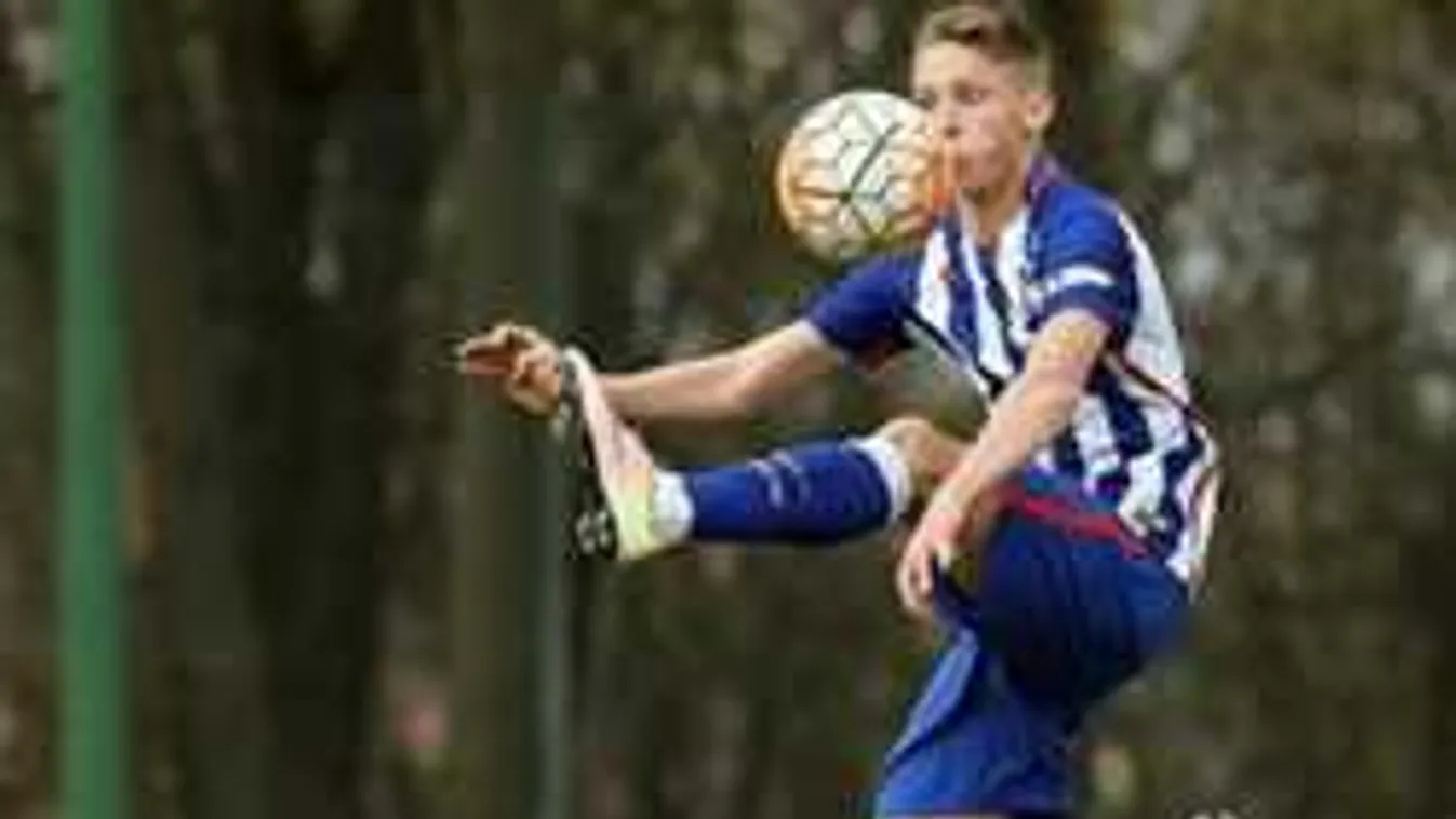 Dárdait azonnali pirossal állították ki