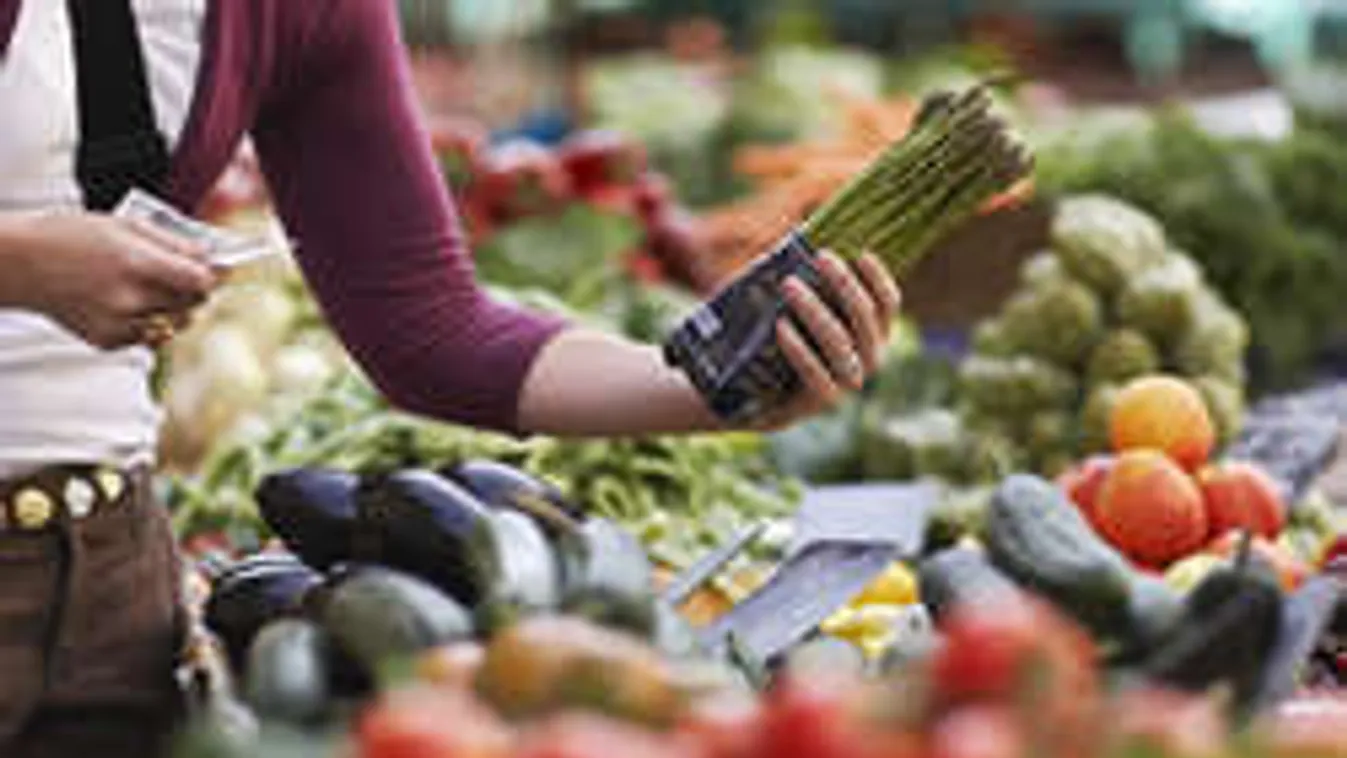 Botrány a szegedi piacon! Rendőrt hívtak az árusokra