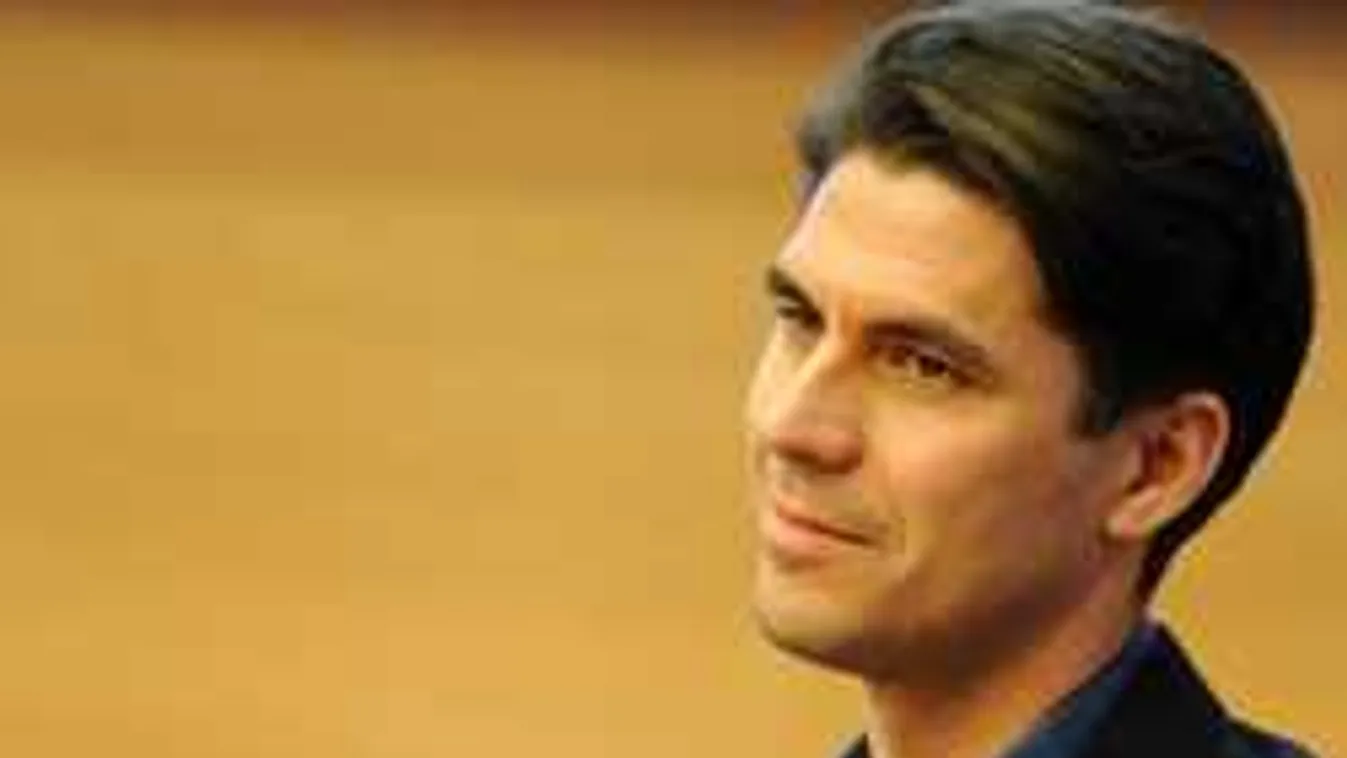 Gyárfást megint elnöknek választották