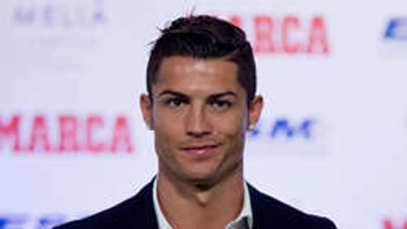 Lebukott: Kerek fenekű fitneszmodellel enyelgett Cristiano Ronaldo!