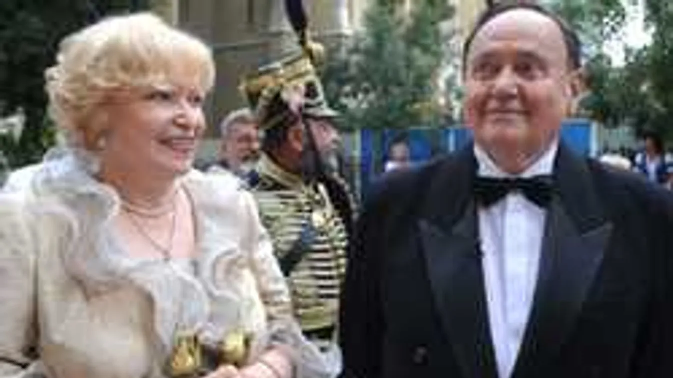 Megszólalt az özvegy: Film készül Torgyán Józsefről!