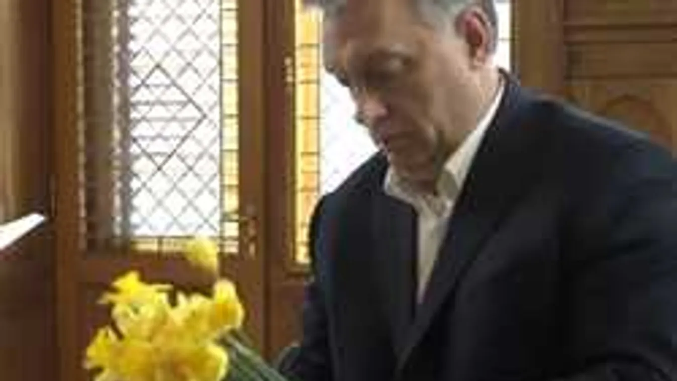Miért számolt le Orbán Viktor izgatottan 11 szál nárciszt?