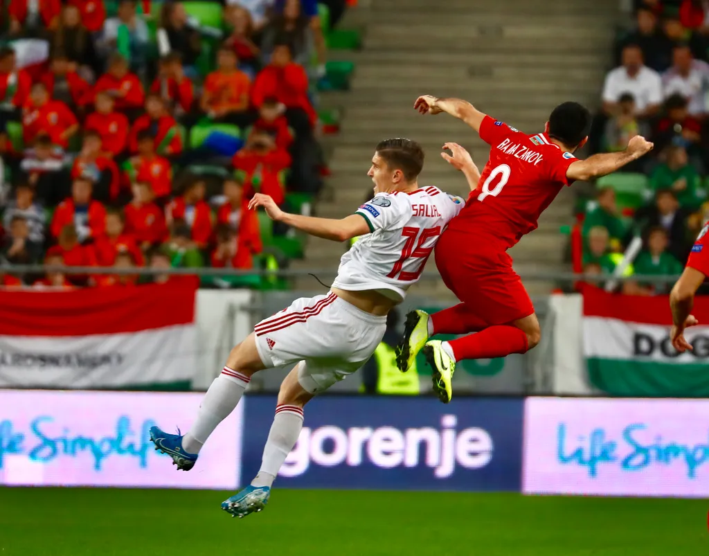 A9AA54F9-25F9-4348-9676-1875F871410C