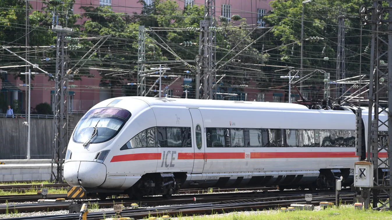 DB ICE arriving at Munich Central Station.