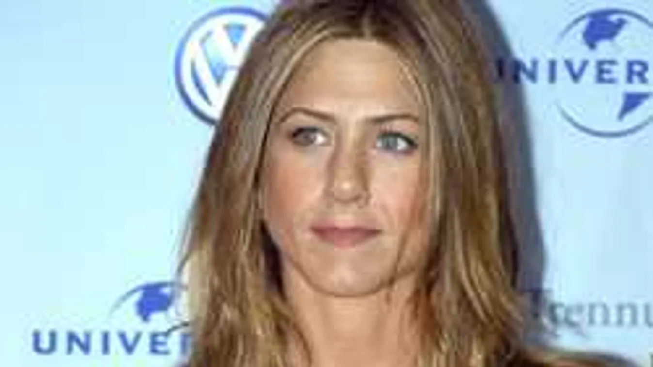 Bikinis testet villantott az 50 éves színésznő, mindenki csak ámul