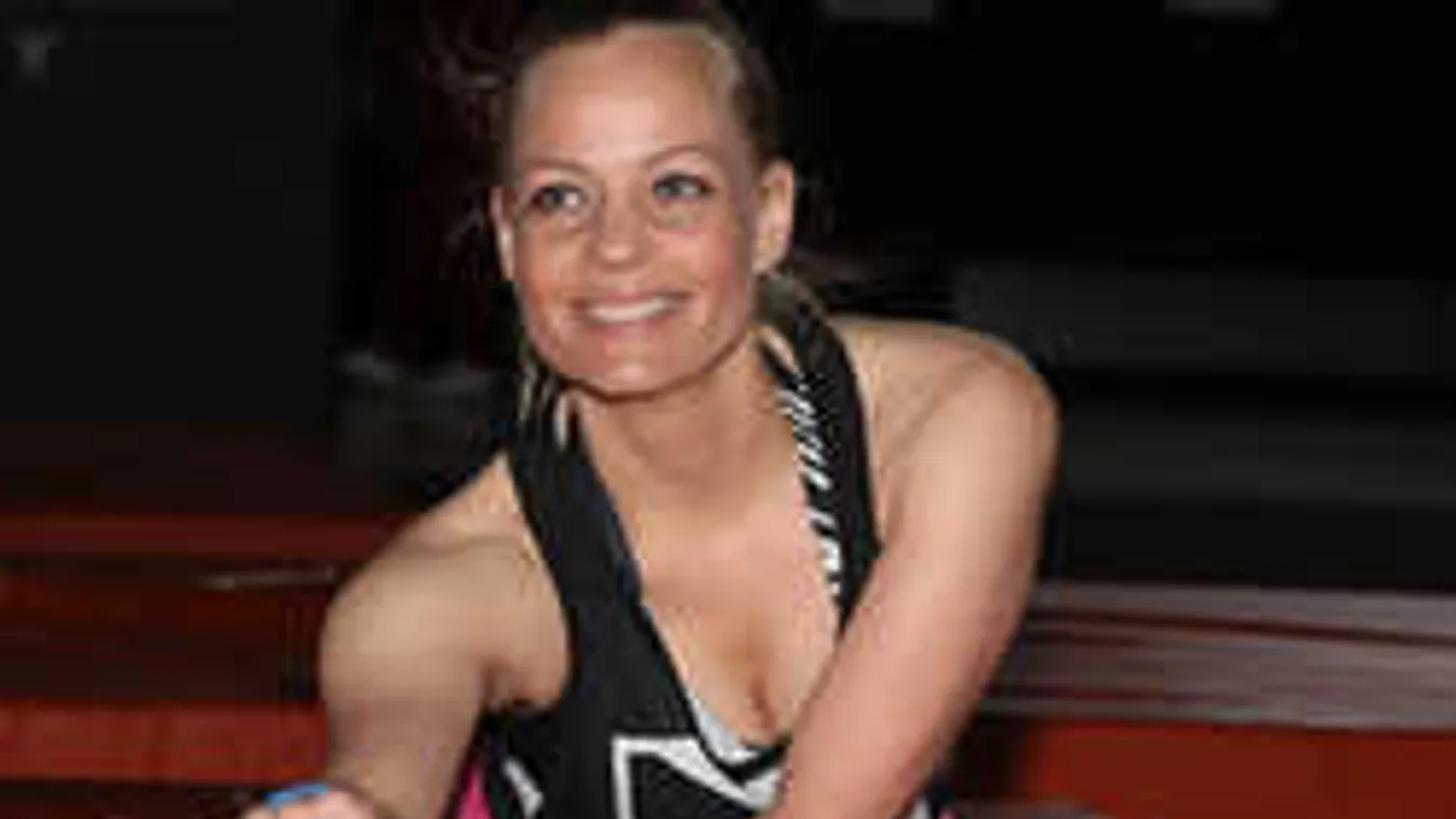 Ez ám a szerelem: drága ékszerrel lepte meg párja a magyar énekesnőt!