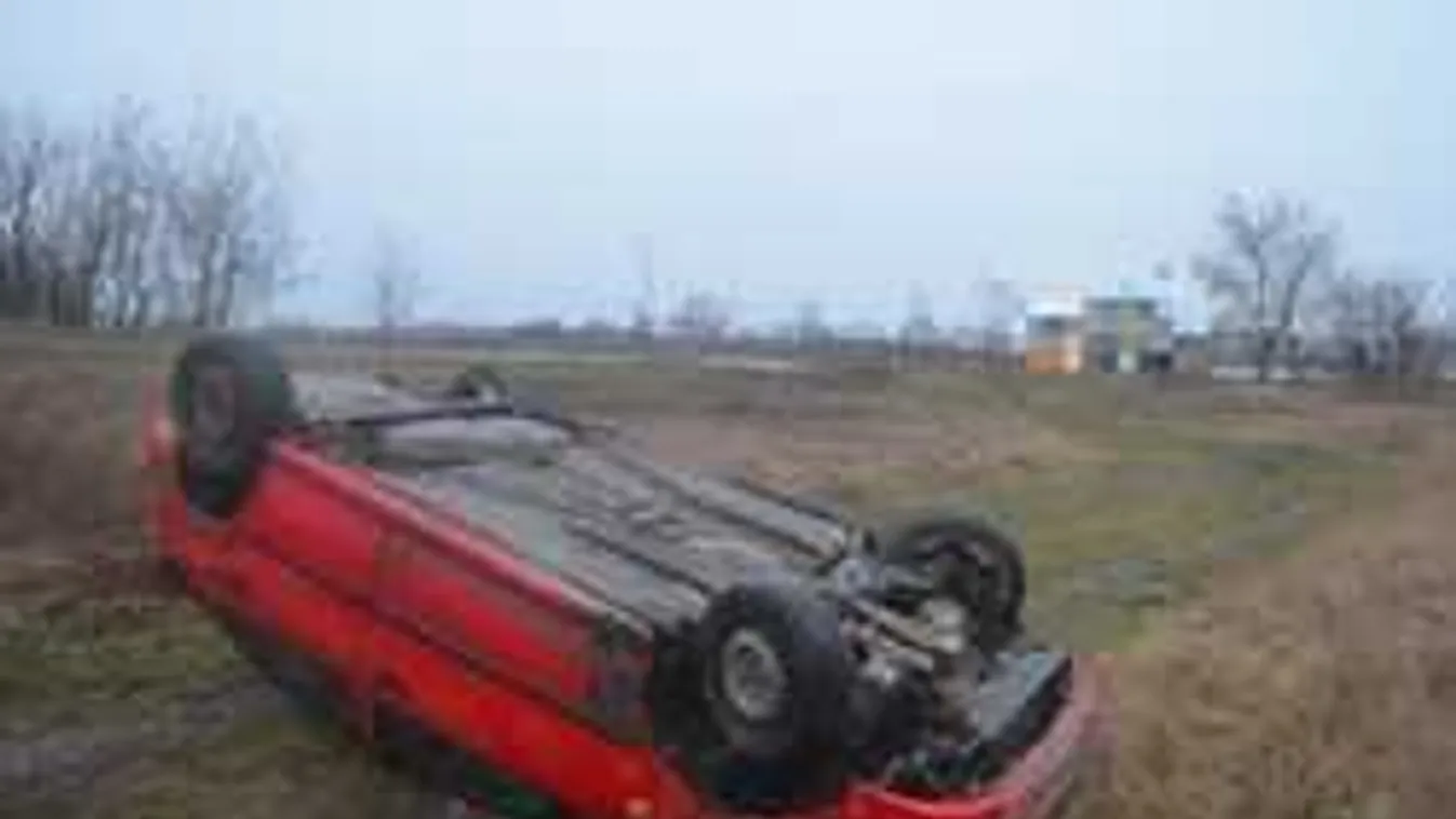 Káosz az utakon az eső miatt, halottja is van a baleseteknek