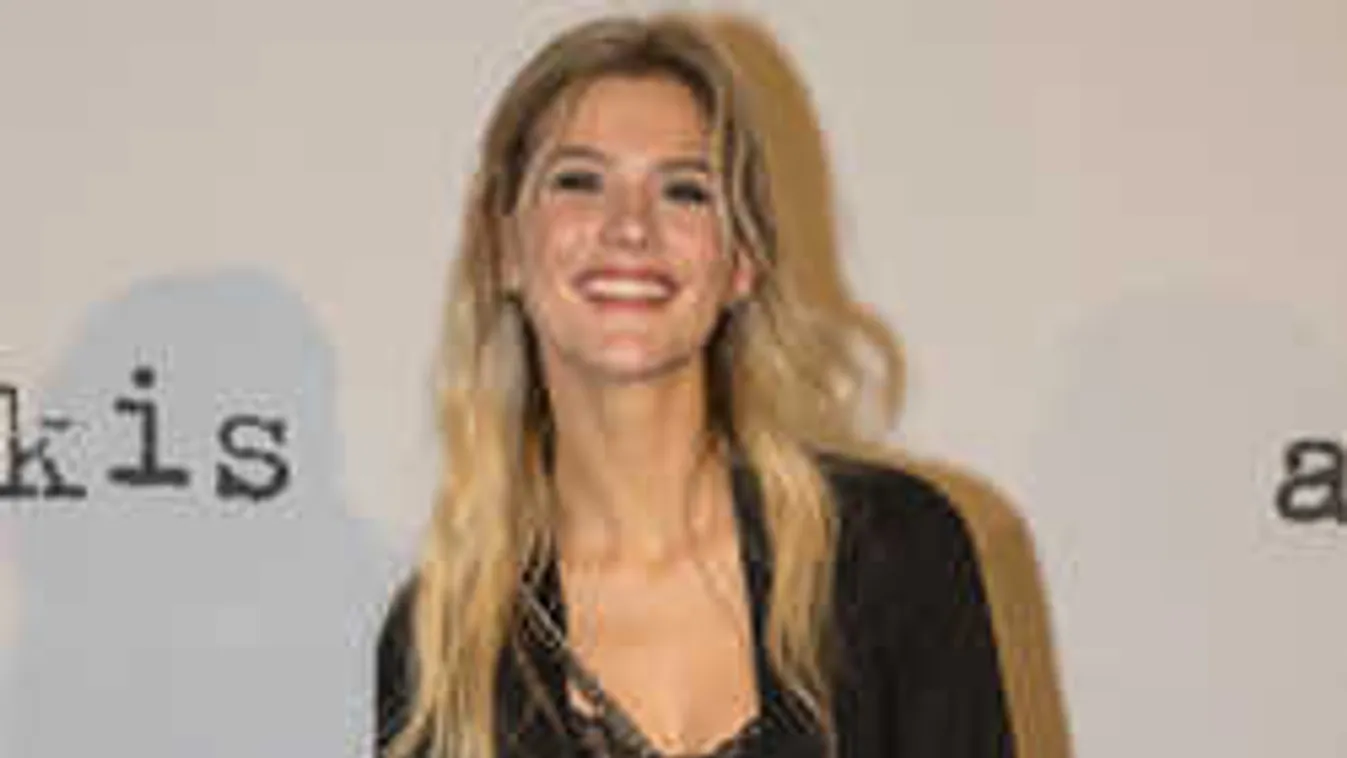 Meglepetésútra vitte férje Weisz Fannit!