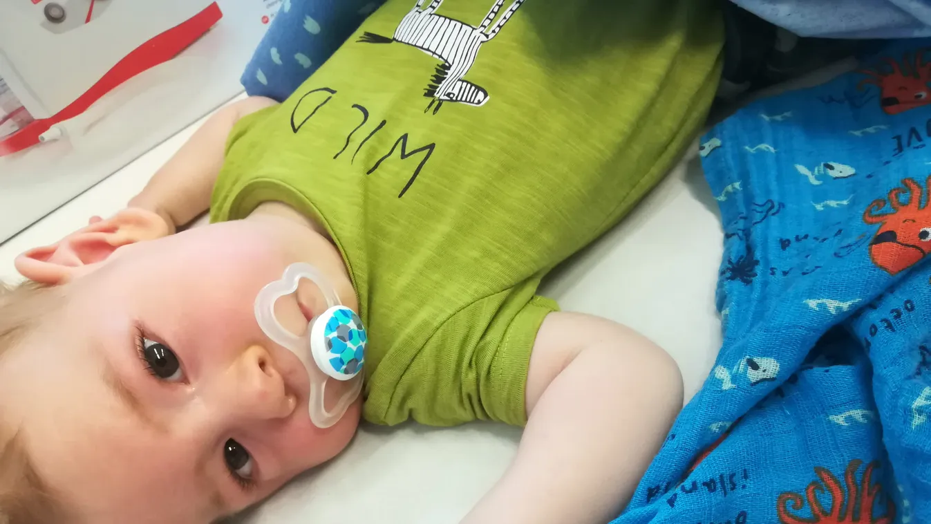 Itt a negyedik SMA-s bébi, akinek gyűjtenek a 700 milliós gyógyszerre!