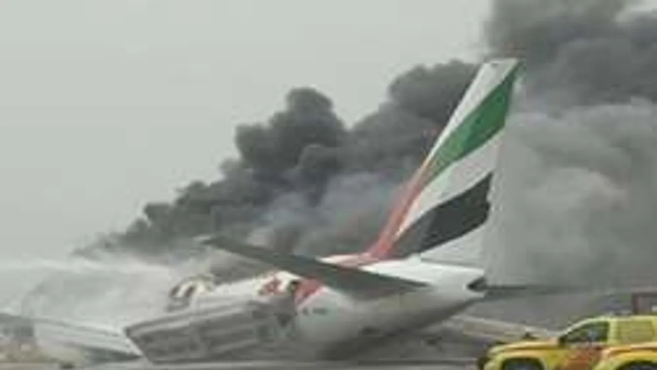 Pánik: így próbáltak kijutni az utasok a földhöz csapódott gépből!