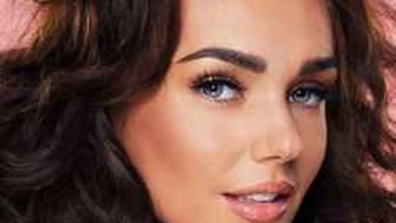 Felháborodtak az anyák a világhírű modell szoptatós fotóján! Jogosan?