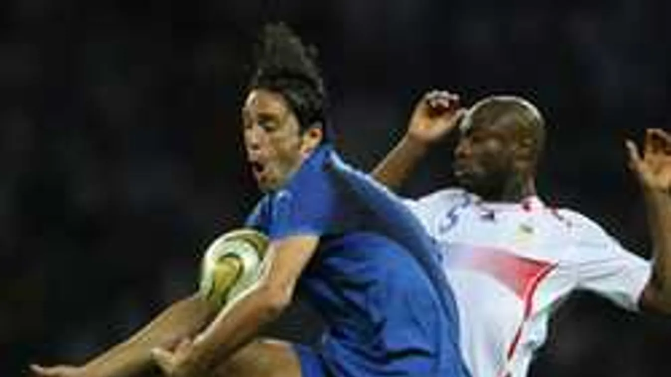 Lefotózták, Budapestre érkezett a világsztár focista