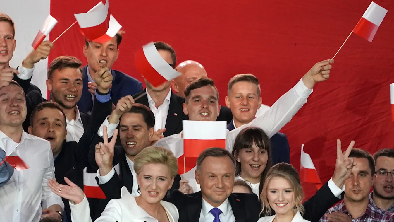 Választások Lengyelországban: Duda marad az államfő
