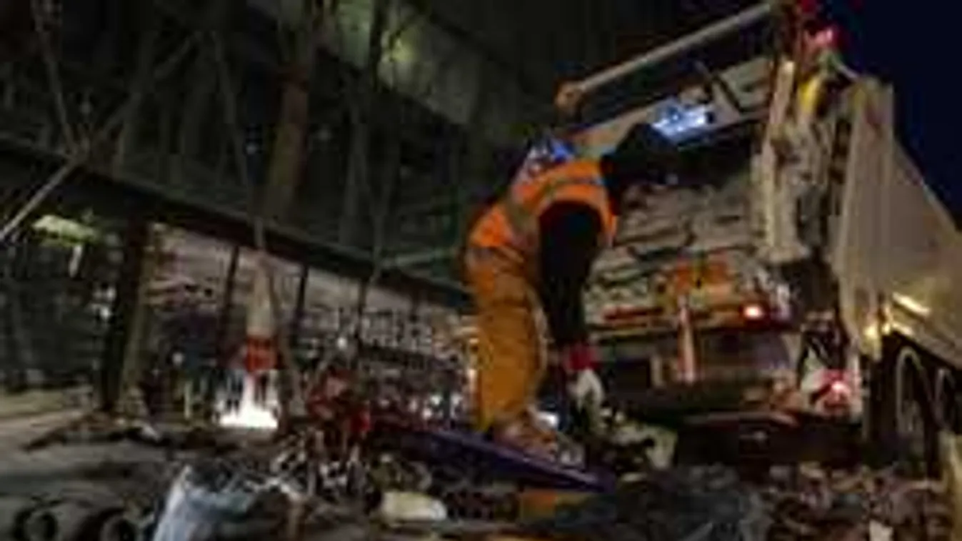 Ennyi szemetet hagytunk a szilveszteri bulik után Budapest utcáin