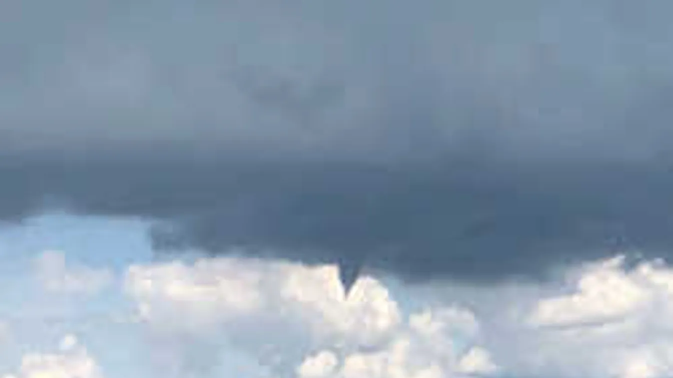 Helyszíni fotók érkeztek: tornádó alakult ki a Velencei-tónál