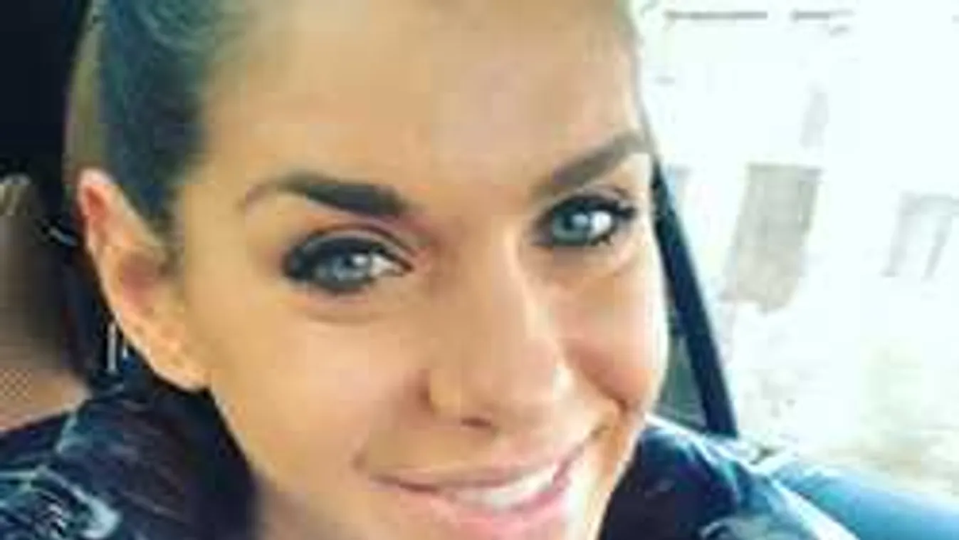 Falatnyi bikiniben mutatta meg kerek fenekét Dér Heni