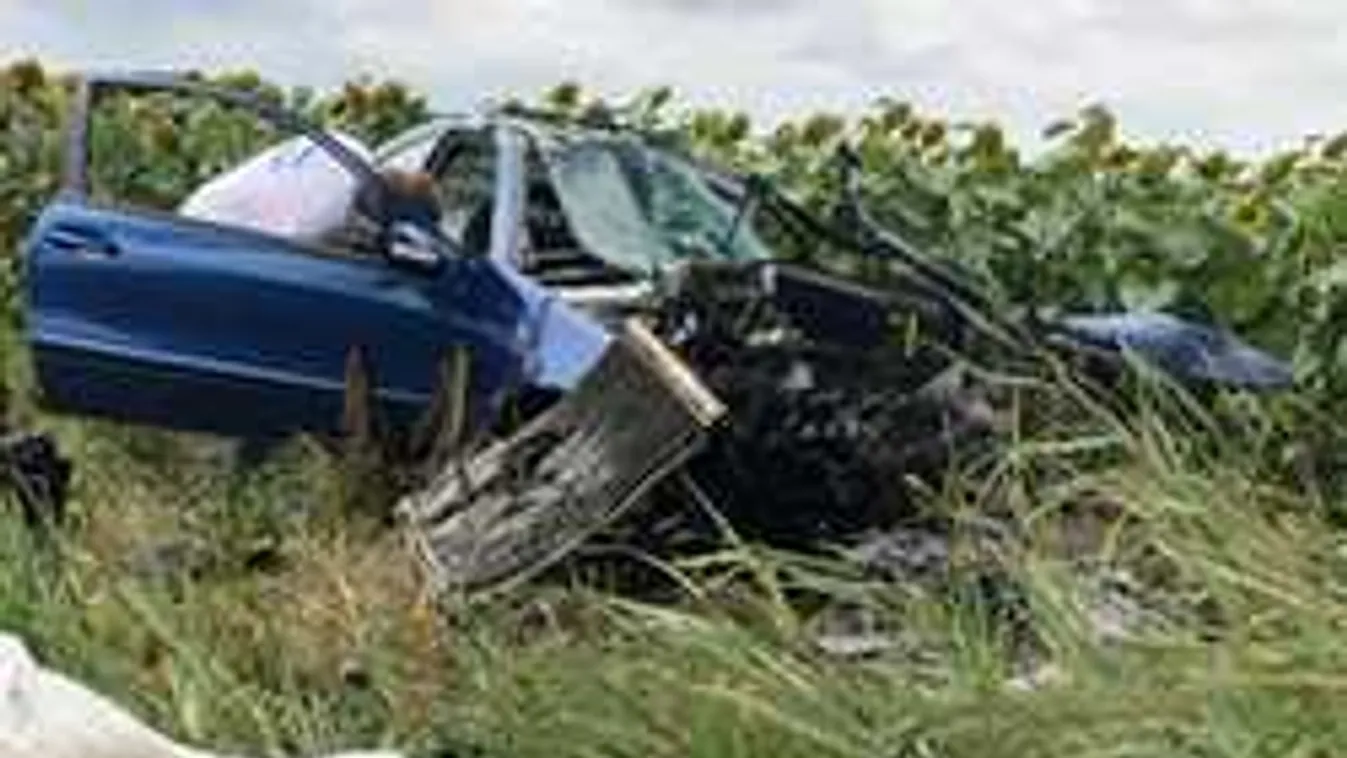 Megrázó helyszíni fotók jöttek: borzalmas tragédia a 7-es úton