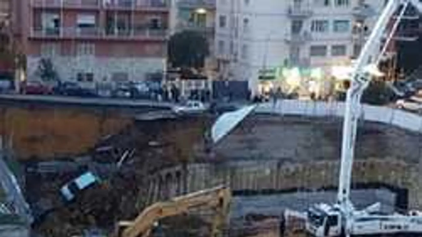 A mélybe hullott 7 autó Rómában!