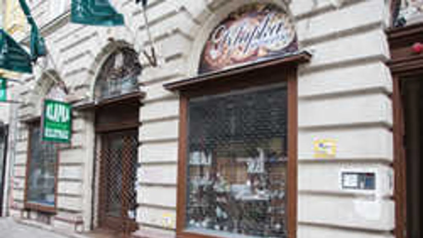 Áll a bál a Klapka testvéreknél, aggódnak az alkalmazottak!