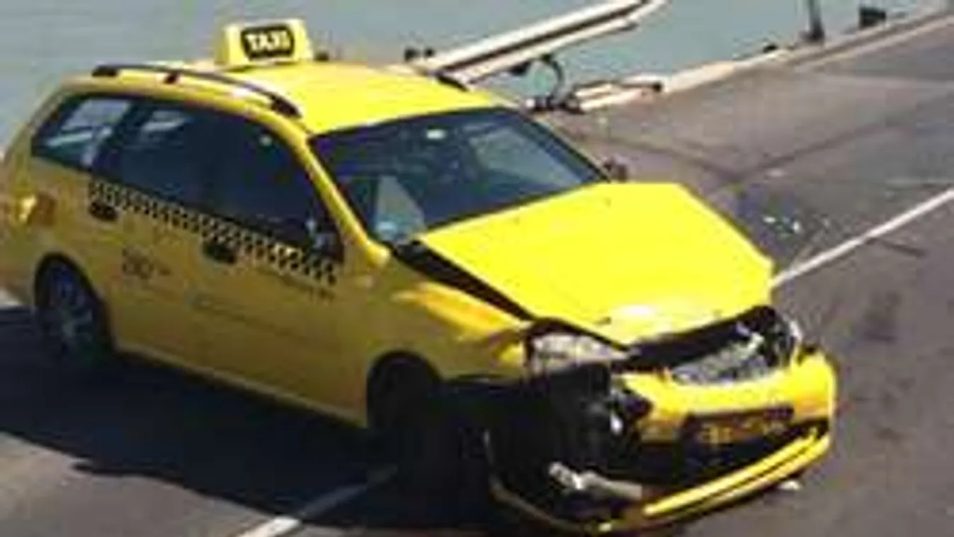 Taxishiénát üldöztek a zsaruk Pesten, szalagkorlátnak csapódott