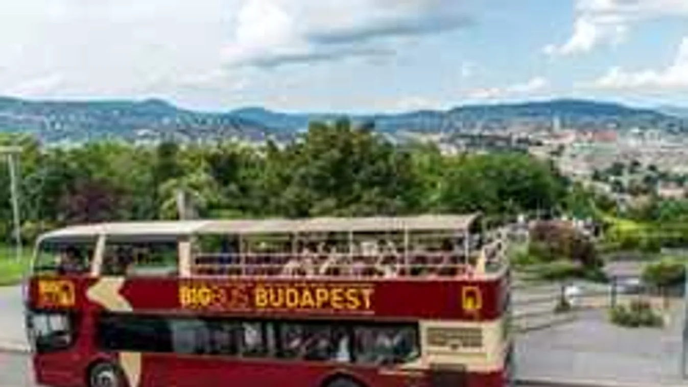 Lopott buszokkal viszik a turistákat a pesti utcákon?