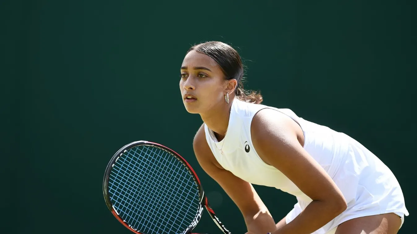 Modellként folytatja az egyik legszexibb ifjú teniszező