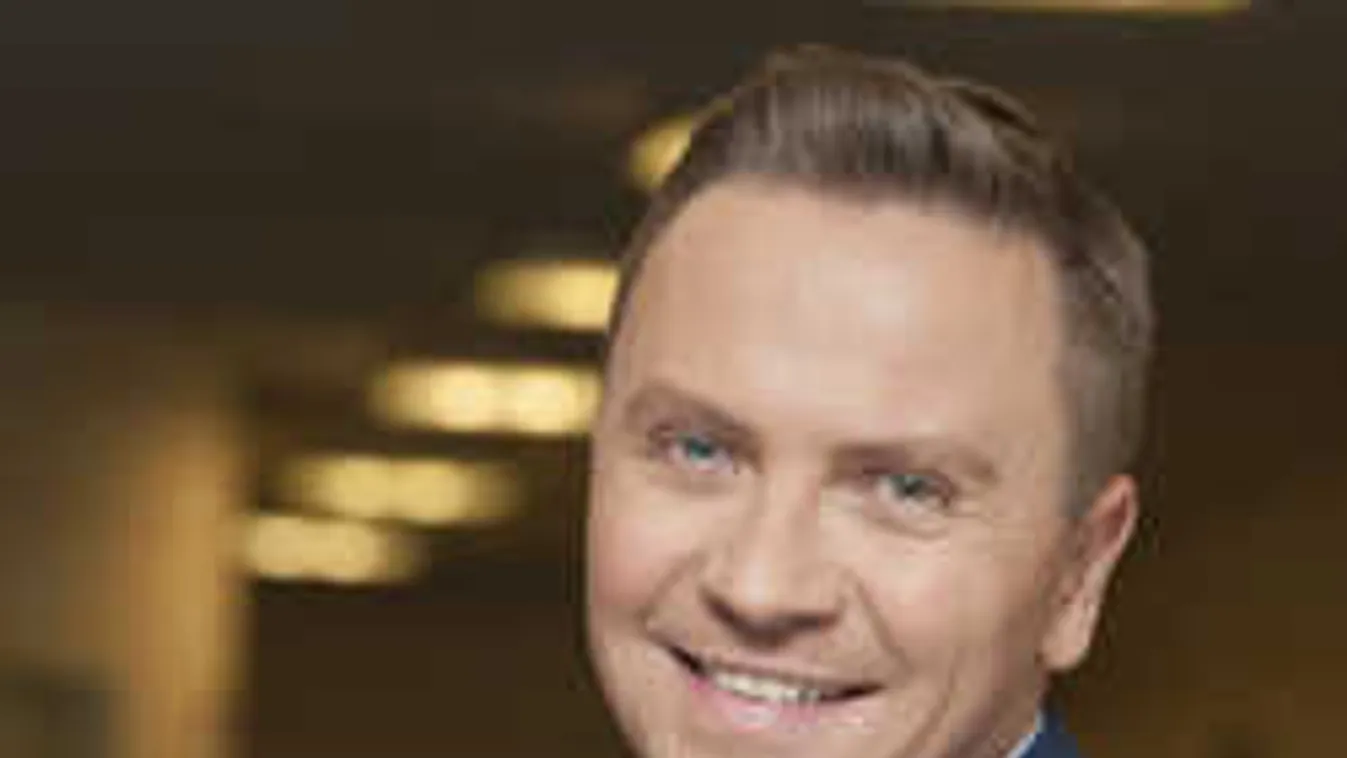 Négy hónapos kisfiával pózol a TV2 sztárja