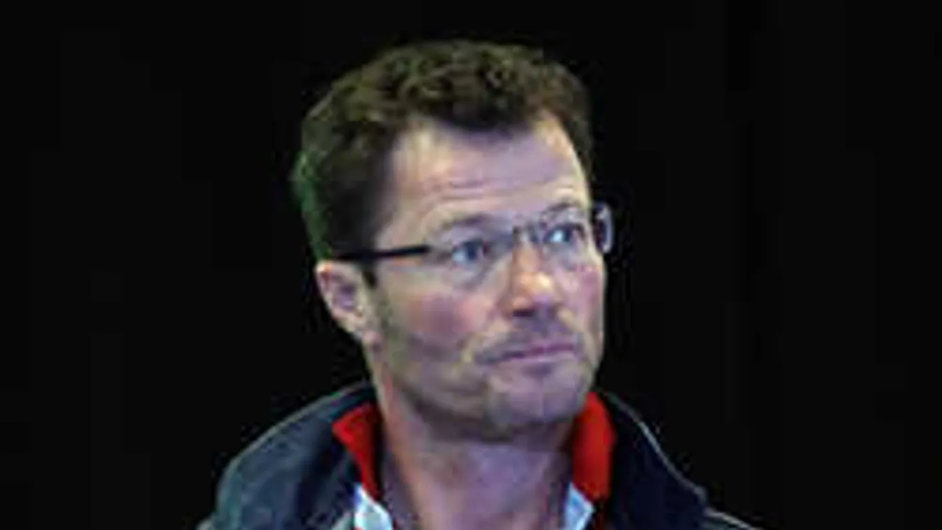 Otthagyja a munkahelyét, hátat fordít Eszenyinek Stohl András!