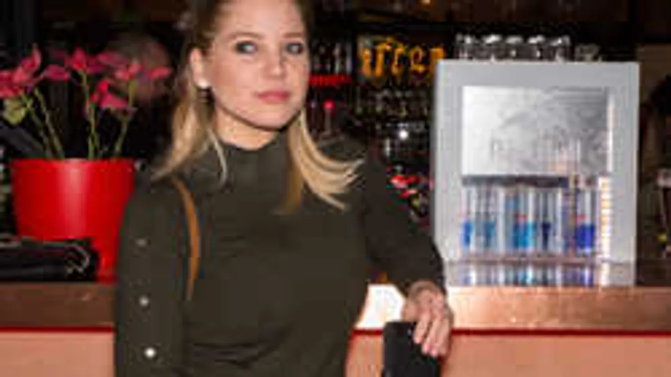 Mi történt Szabó Zsófi arcával?